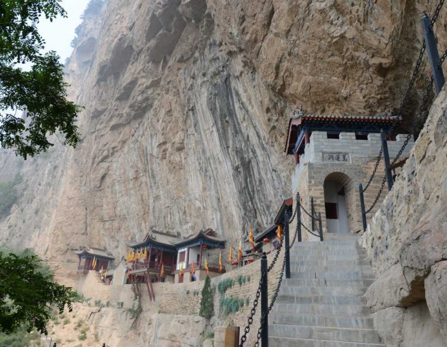 玉莲洞侧全景.jpg