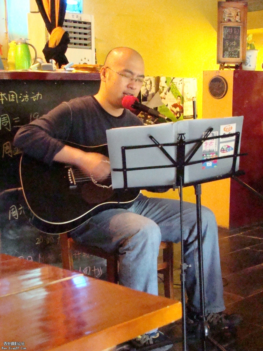 没开始前，脸叔叔暖场……