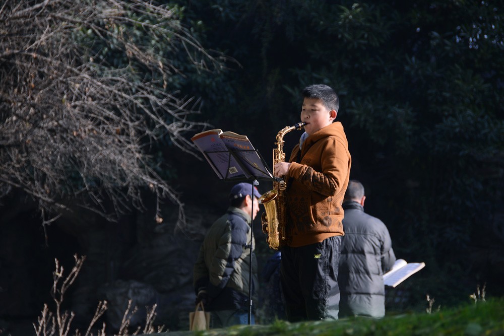 晨练-未来的萨克斯演奏家.jpg