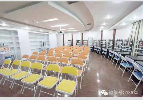 西安化妆摄影学校