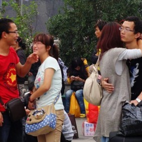 笑比哭好