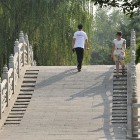 小桥边的故事