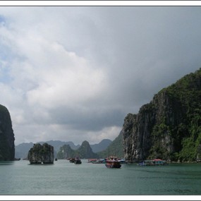 雾锁下龙湾
