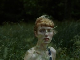 Marta Bevacqua ӰƷunder the giant tree