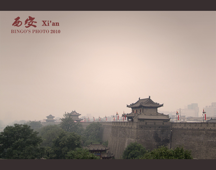 雾中城墙