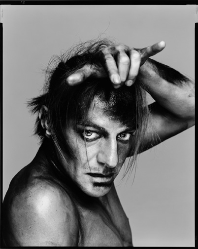 galliano_full_ZFt0ChkQIun0.jpg