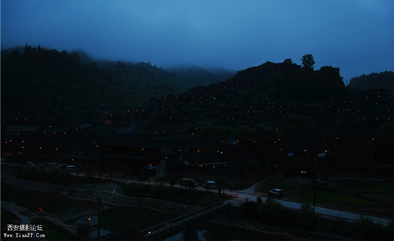 千户苗寨夜.jpg