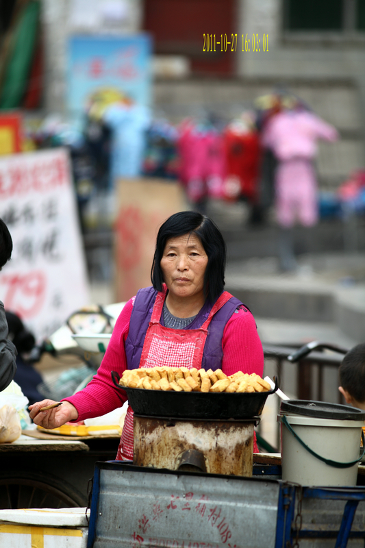 nEO_IMG_1027  扫街300mm5000.jpg