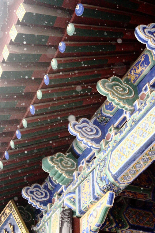 雪中檐角