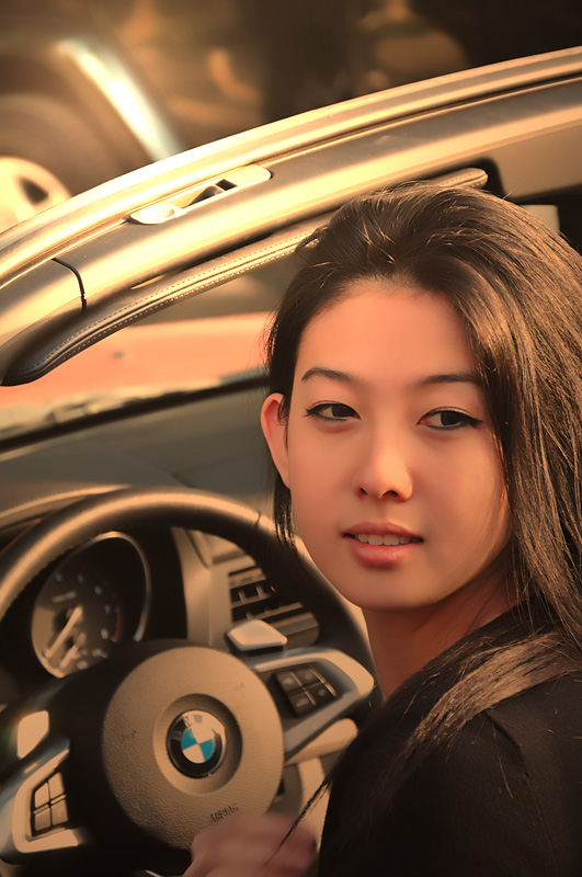 BMWx1 美女.jpg