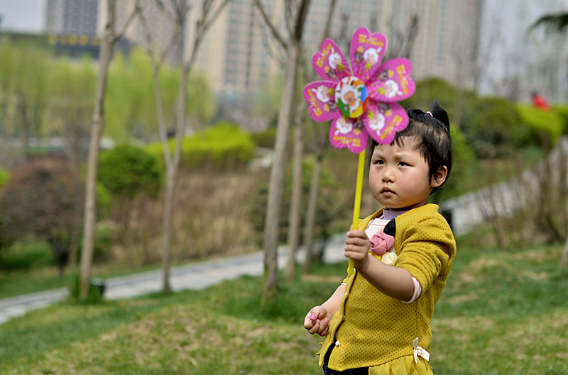 街拍小孩