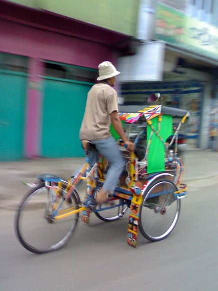 bicycle-taxi-driver_23018_600x450.jpg