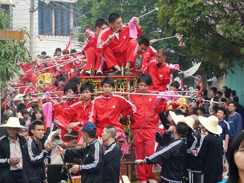 游行穿令神桥
