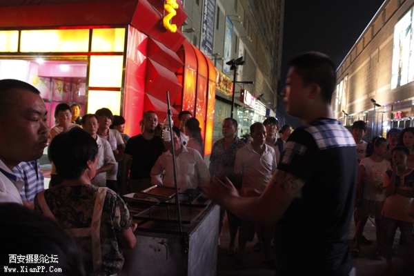 这位保安在道歉.JPG