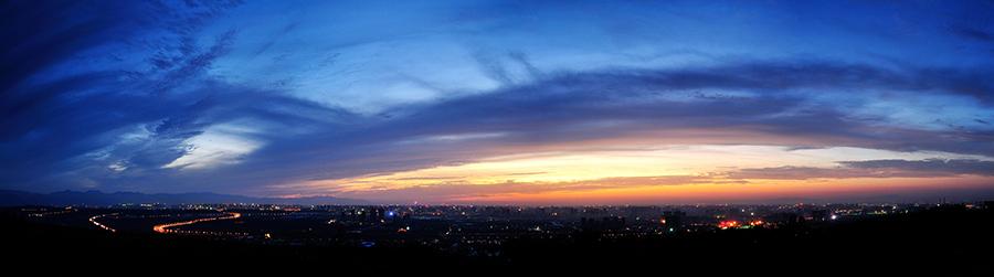 西安夜景全景图.jpg