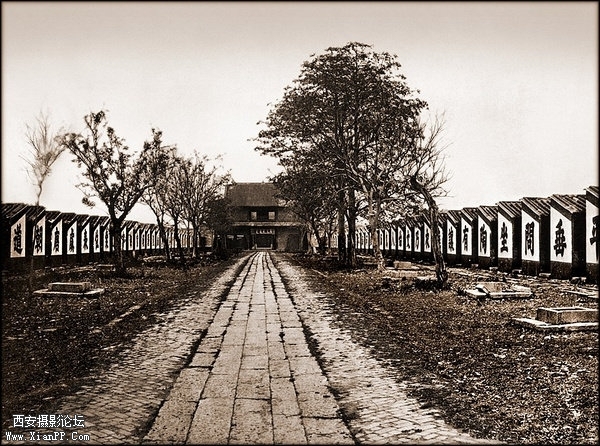 贡院 广州 1873　Attribution Unknown.jpg