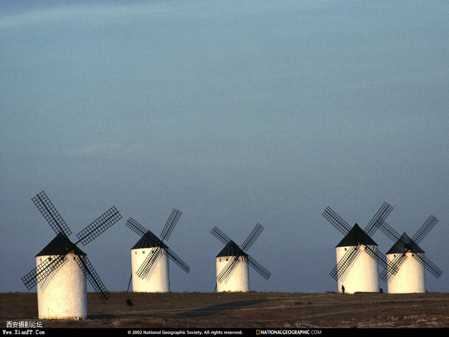 NGM1982_06p752-3.jpg