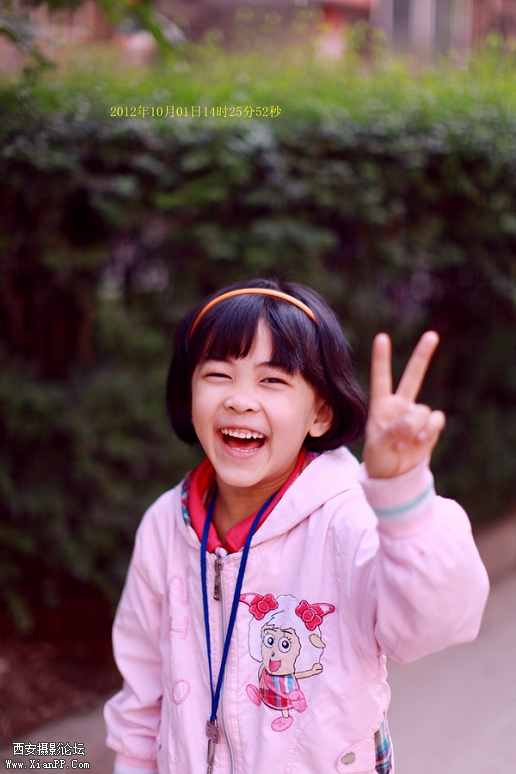 20121001树下小孩04.JPG