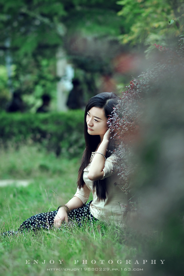 刘莹logo08.jpg