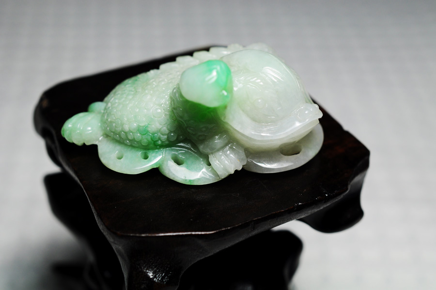静物摄影（玉器金蝉）.jpg