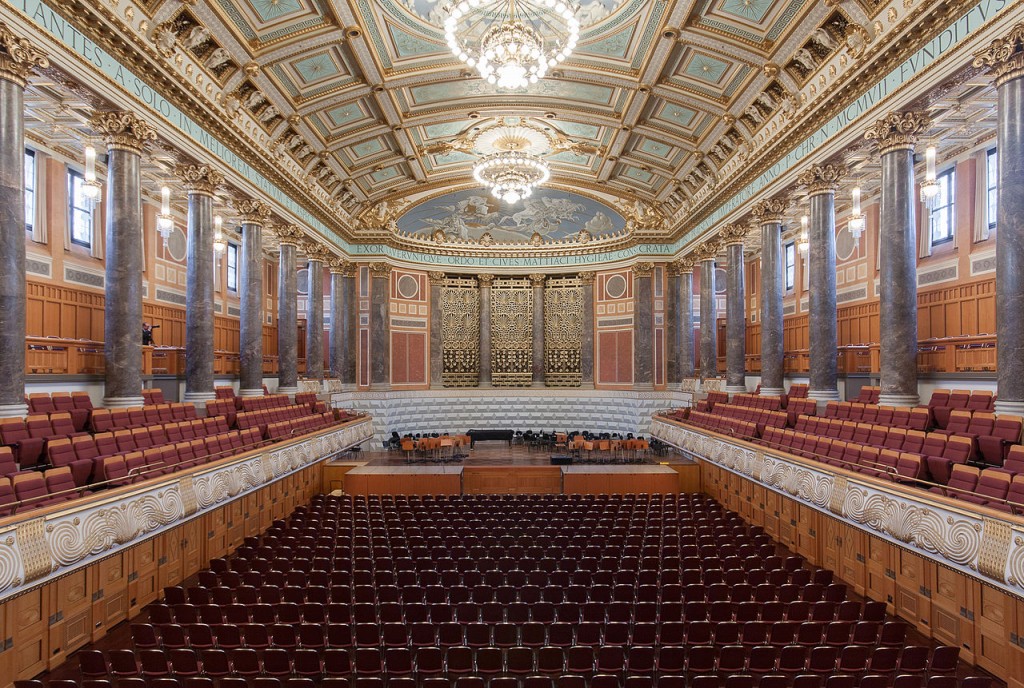 1280px-Friedrich-von-Thiersch-Saal_Bühne-1024x688.jpg