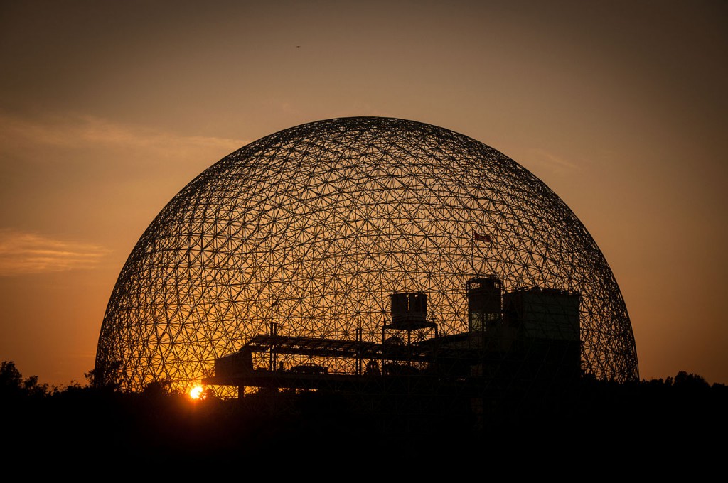 1280px-Sunset_at_Jean-Drapeau-1024x680.jpg