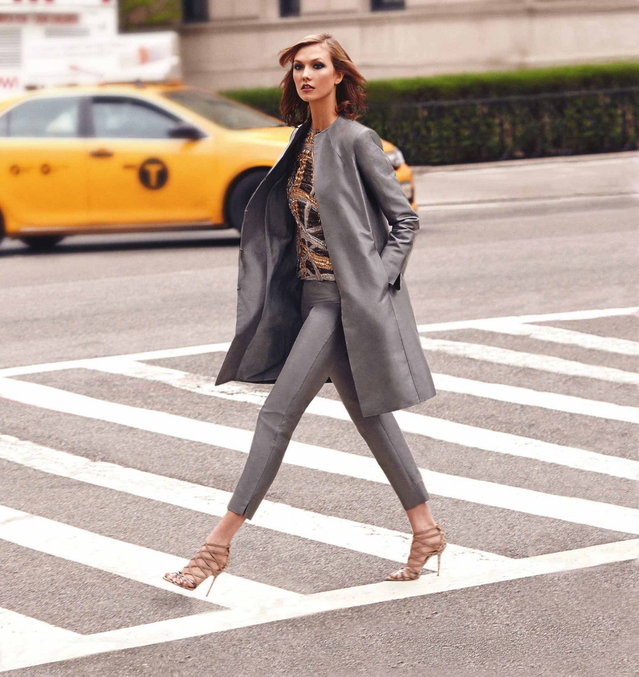 Karlie-Kloss-by-Walter-Chin-for-Neiman-Marcus-the-October-Book-2014_03.jpg