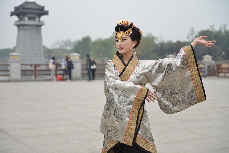 靓模汉服富贵华丽
