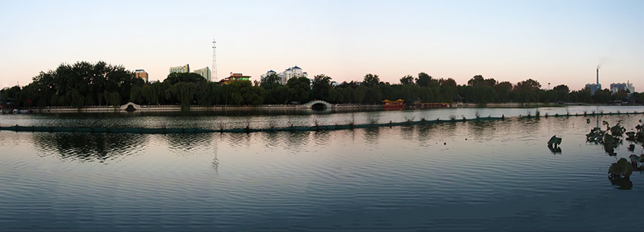 大明湖全景图1.jpg