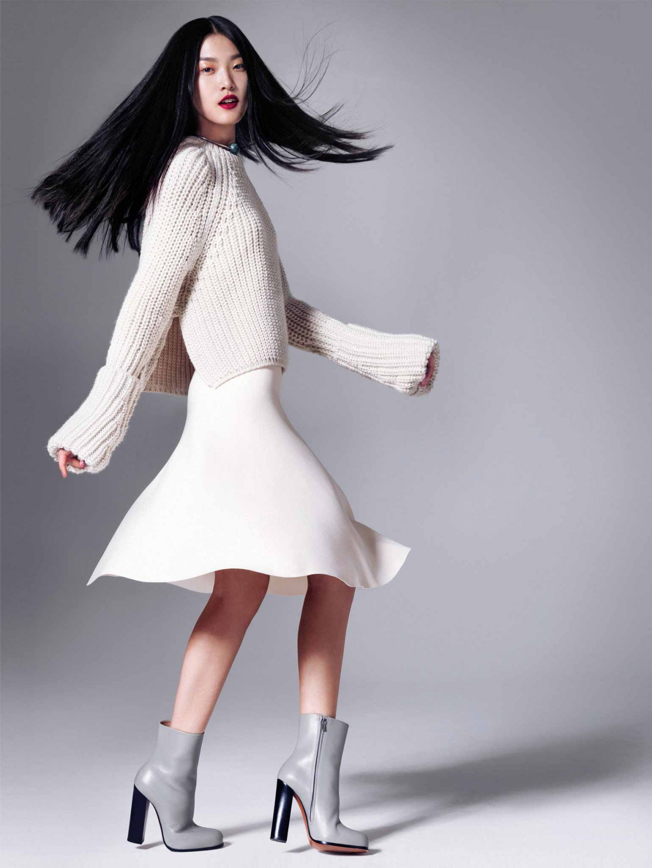 Tian-Yi-by-Stockton-Johnson-for-Vogue-China-October-2013-Wardrobe-Update_02.jpg