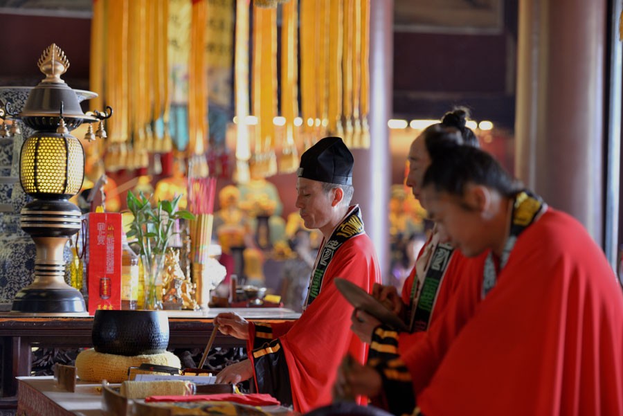 8DSC_4264举行法事.jpg
