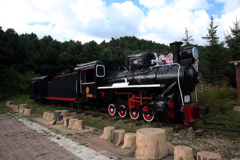 653381