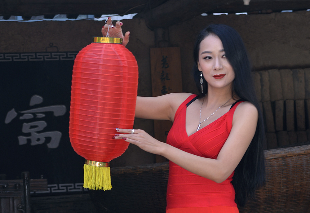 龙窝女.jpg