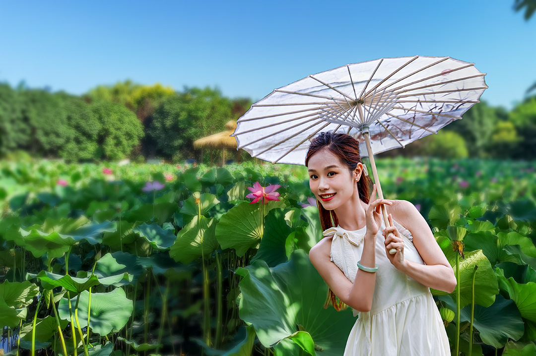 荷塘美女0已发.jpg