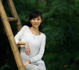 竹梯上的MM