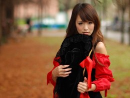 红衣美女