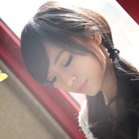 春日里透光的少女－田田