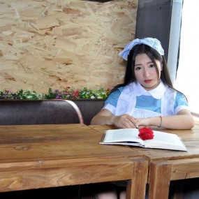 咖啡女