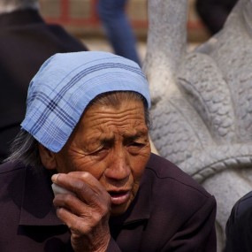帕帕头上戴