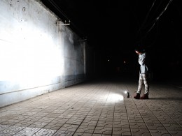 室外拍出影棚的效果（单色背景）