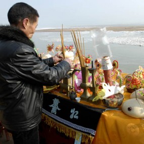 花馍敬河神
