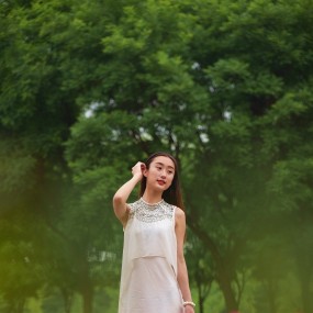 花丛女孩