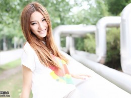 阳光下的女孩