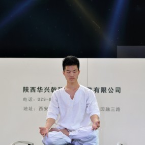 喧嚣与淡定
