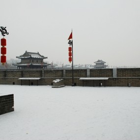 喜迎春雪降古城