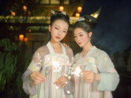 《幽夜花火》