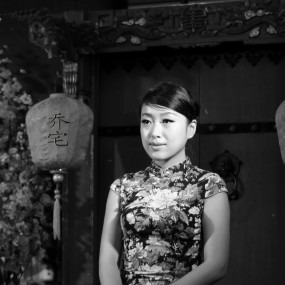 穿旗袍的女子