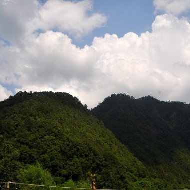 秦岭腹地山高林密天气变幻反复无常