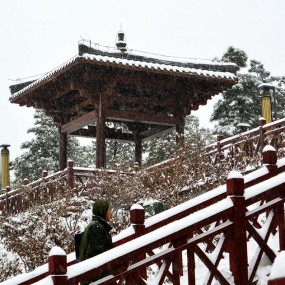清凉山雪景