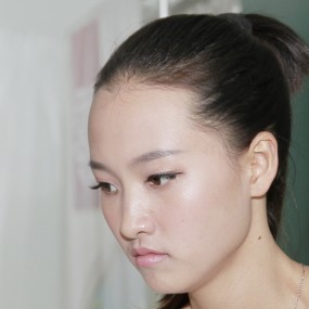 车展模特儿